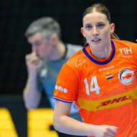 Judith van der Helm scoort voor Nederland
