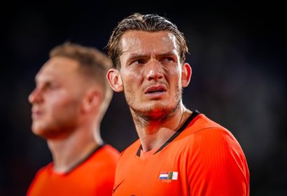 Marten de Roon in het shirt van het Nederlands elftal