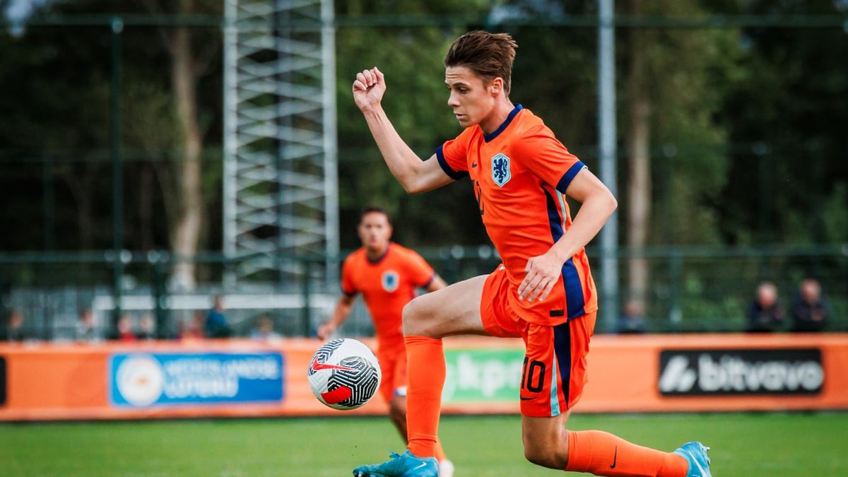 Jim Koller in actie voor Oranje O19