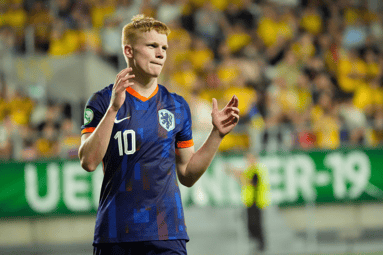 Kees Smit in actie voor Oranje O19