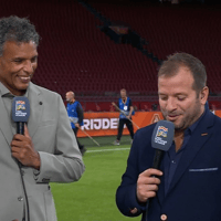 Rafael van der Vaart en Pierre van Hooijdonk bij de NOS