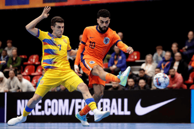 Mohamed Chih in actie voor Oranje futsal