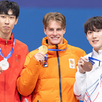 Jens van 't Wout viert zijn gouden medaille
