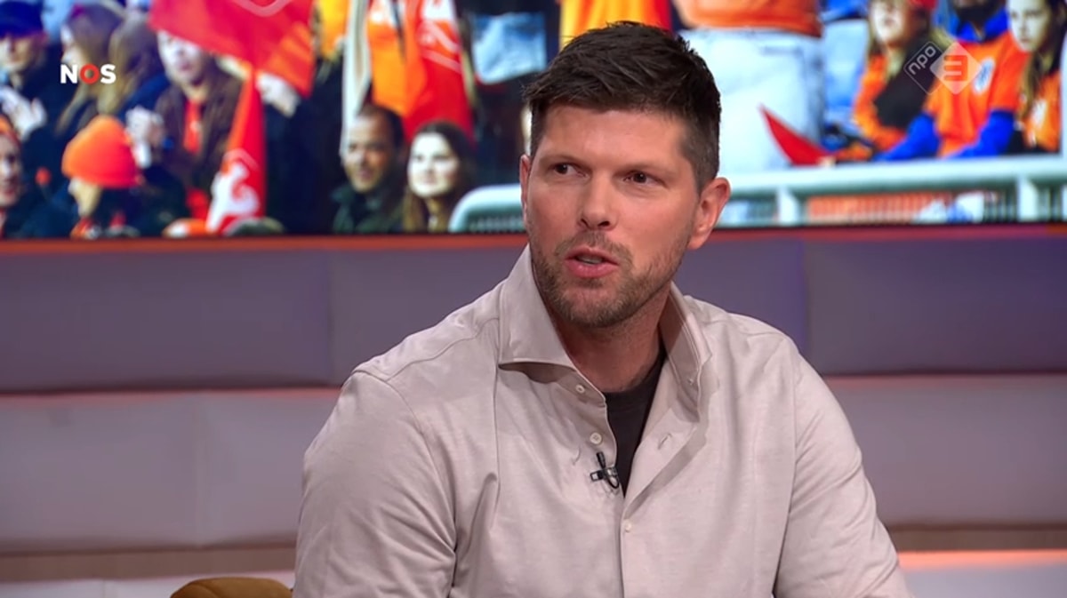 Klaas-Jan Huntelaar bij de NOS