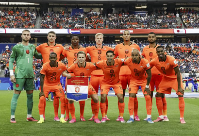 De opstelling van het Nederlands elftal tegen Japan