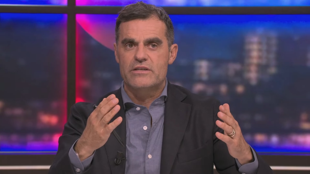 Kenneth Pérez in de studio van ESPN