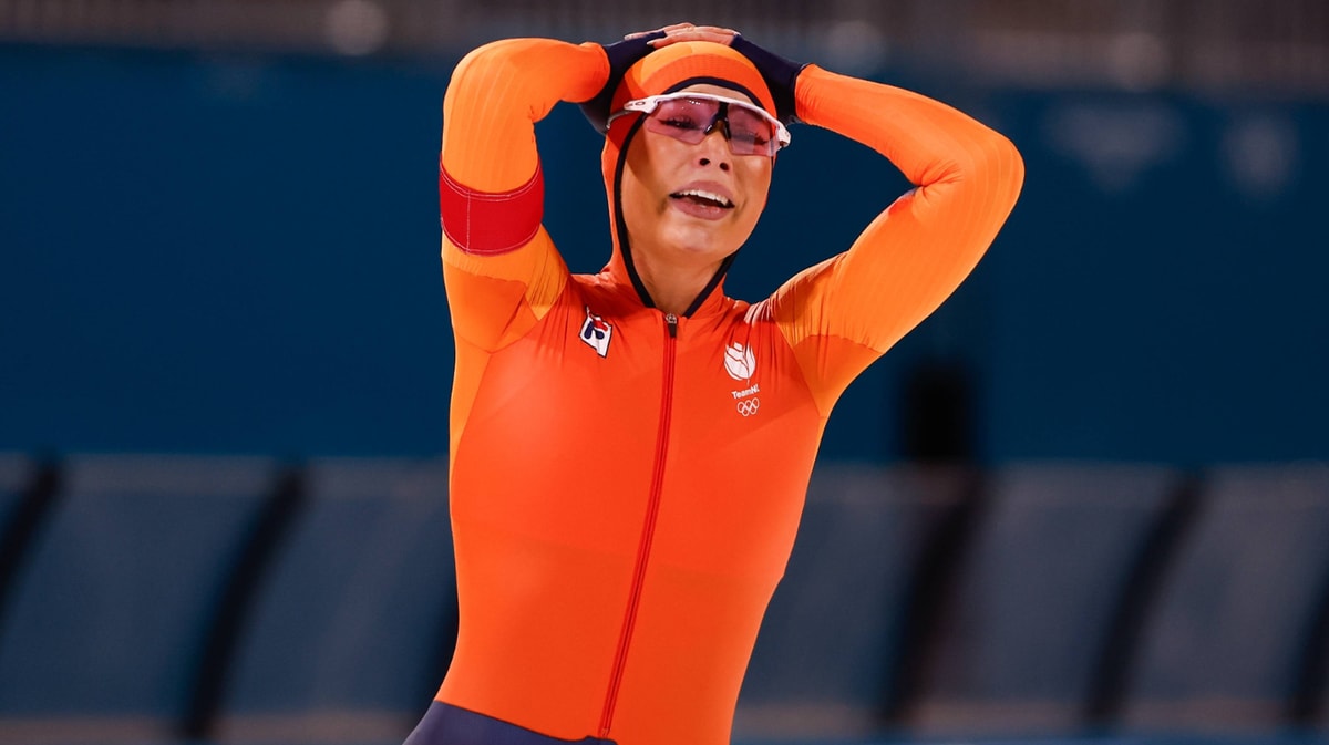 Jutta Leerdam juicht van vreugde