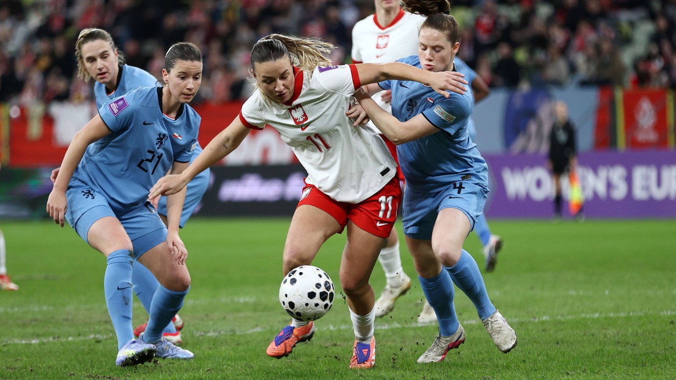 Oranje Leeuwinnen slikken enorme domper in eerste WK-kwalificatieduel