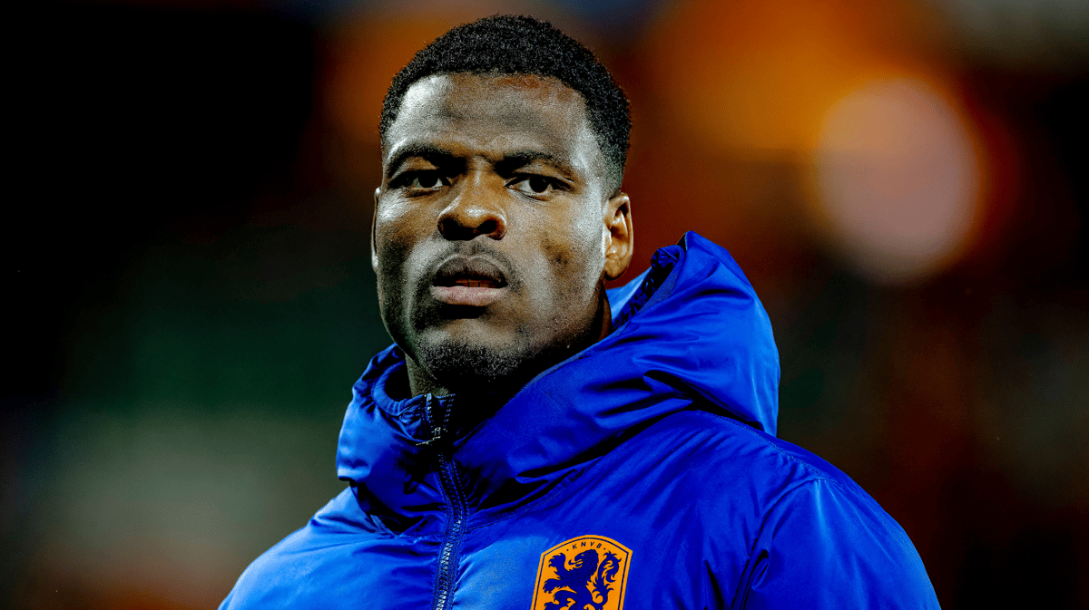 Denzel Dumfries in het shirt van het Nederlands elftal