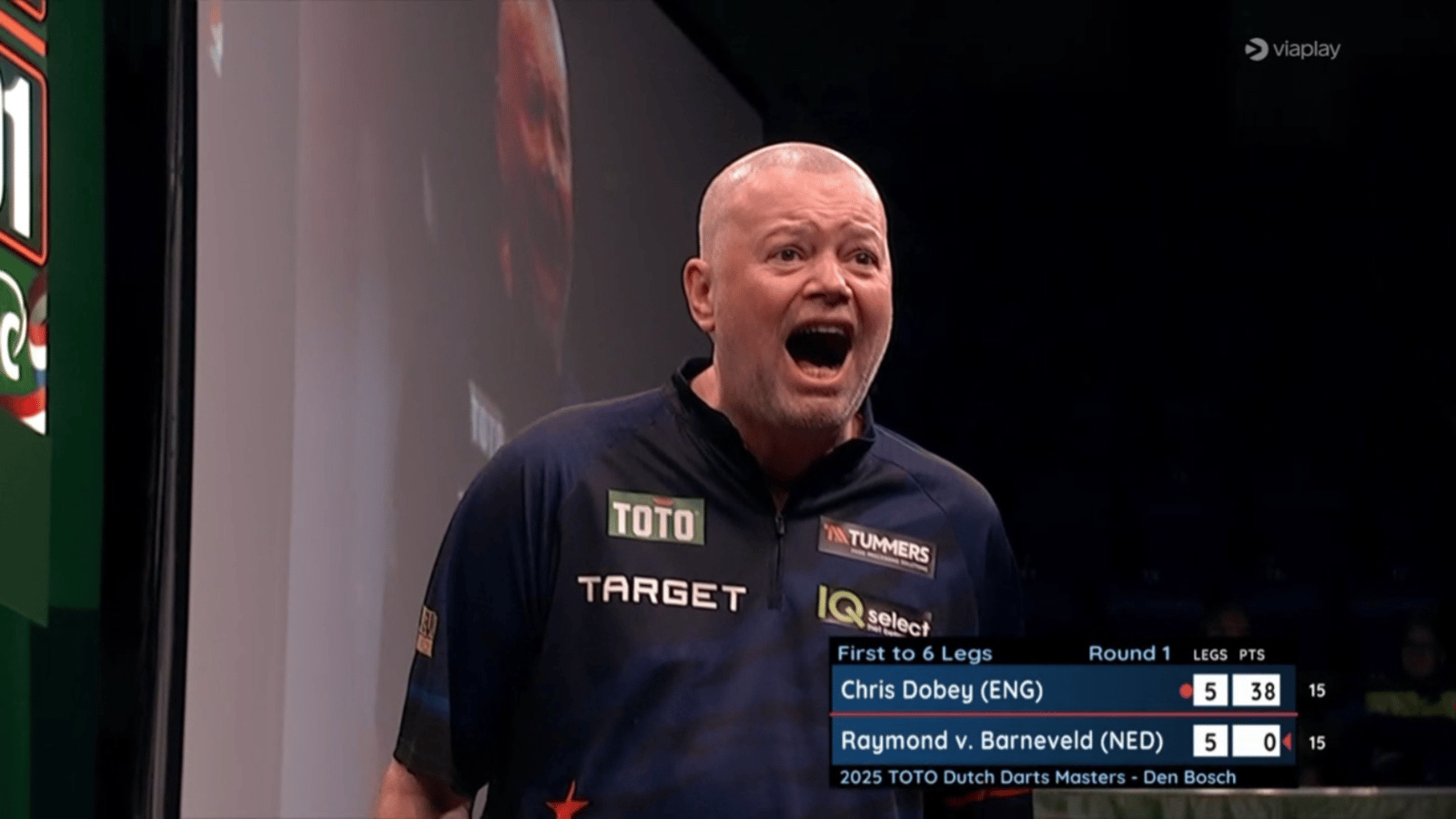 Raymond van Barneveld wint op miraculeuze wijze