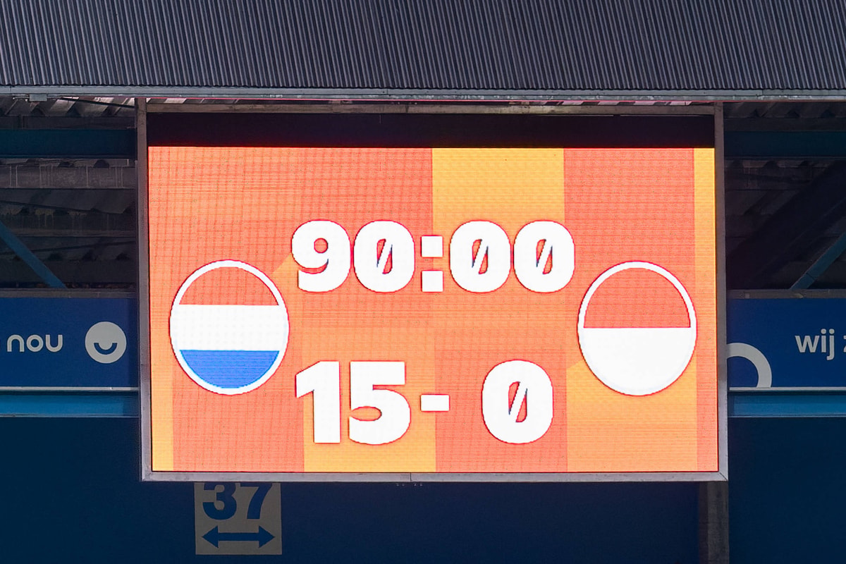 De Oranje Leeuwinnen verslaan Indonesië met 15-0 in Doetinchem.