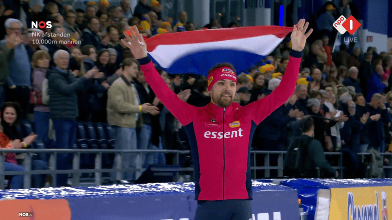 Chris Huizinga kroont zich tot Nederlands kampioen op de 10 kilometer