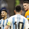 Wout Weghorst en Lionel Messi tijdens het WK van 2022