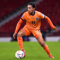 Esmee Brugts in actie voor de Oranje Leeuwinnen