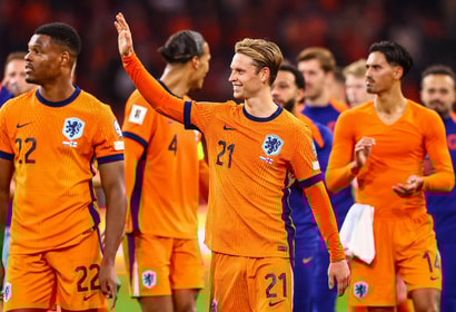 Het Nederlands elftal bedankt de supporters