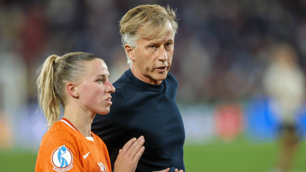 Andries Jonker, voormalig bondscoach van de Oranje Leeuwinnen