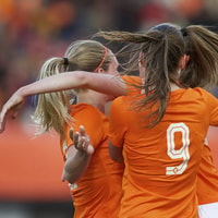 Jill Roord debuteerde op 18 oktober 2011 op veertienjarige leeftijd voor Oranje Onder 17.