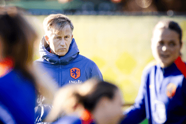 Andries Jonker, bondscoach van de Oranje Leeuwinnen
