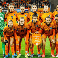 De opstelling van de Oranje Leeuwinnen tegen China