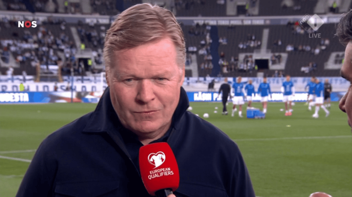 Ronald Koeman voor de camera van de NOS