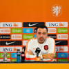 Xavi Hernández tijdens een persconferentie 