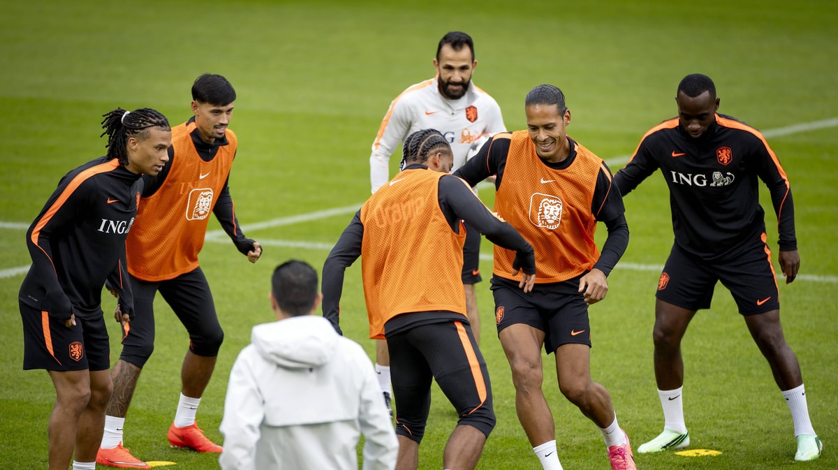 Het Nederlands elftal tijdens een training