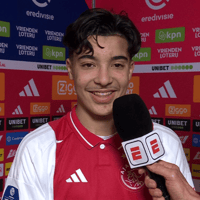 Rayane Bounida voor de camera van ESPN