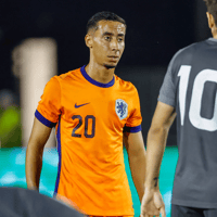 Anass Salah-Eddine in actie bij Jong Oranje
