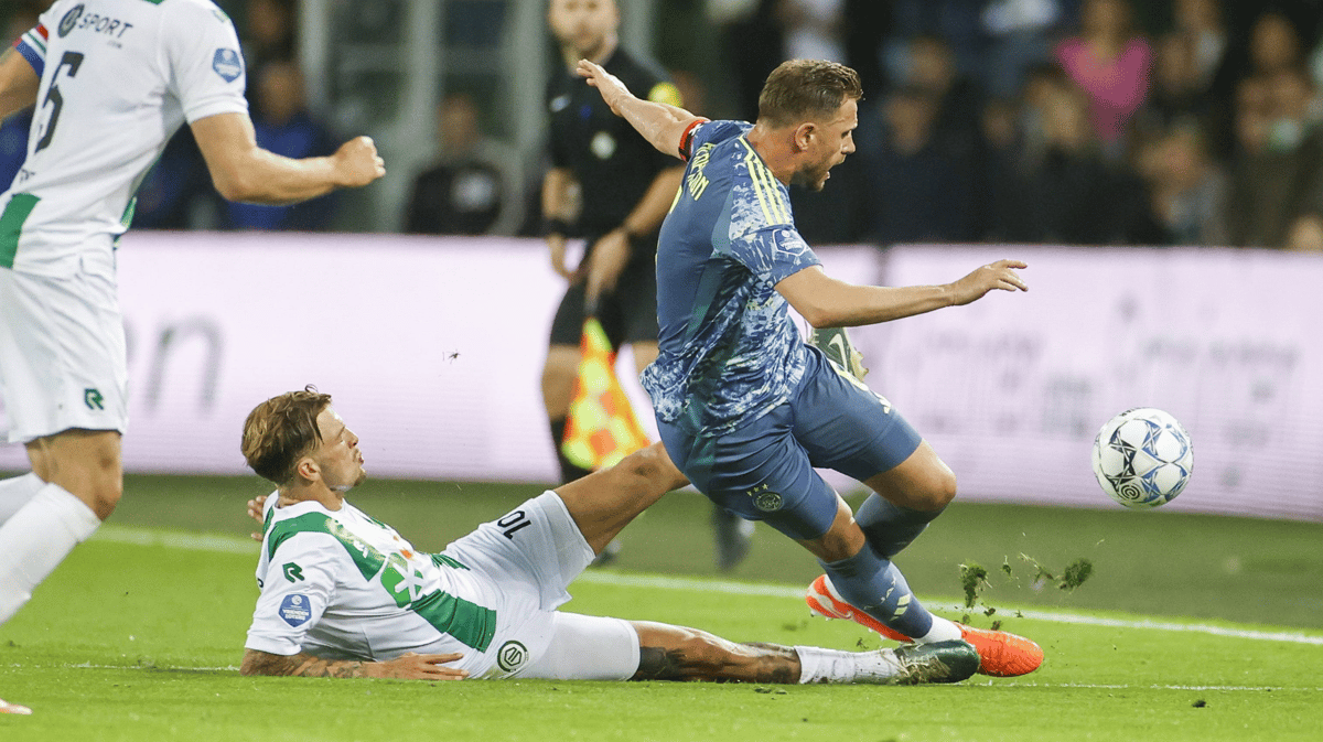 Luciano Valente onthult opvallende boodschap Jordan Henderson na rode kaart