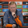 Bondscoach Ronald Koeman tijdens de persconferentie van Oranje