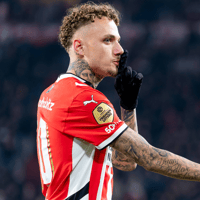 Noa Lang haalt uit naar de PSV-fans