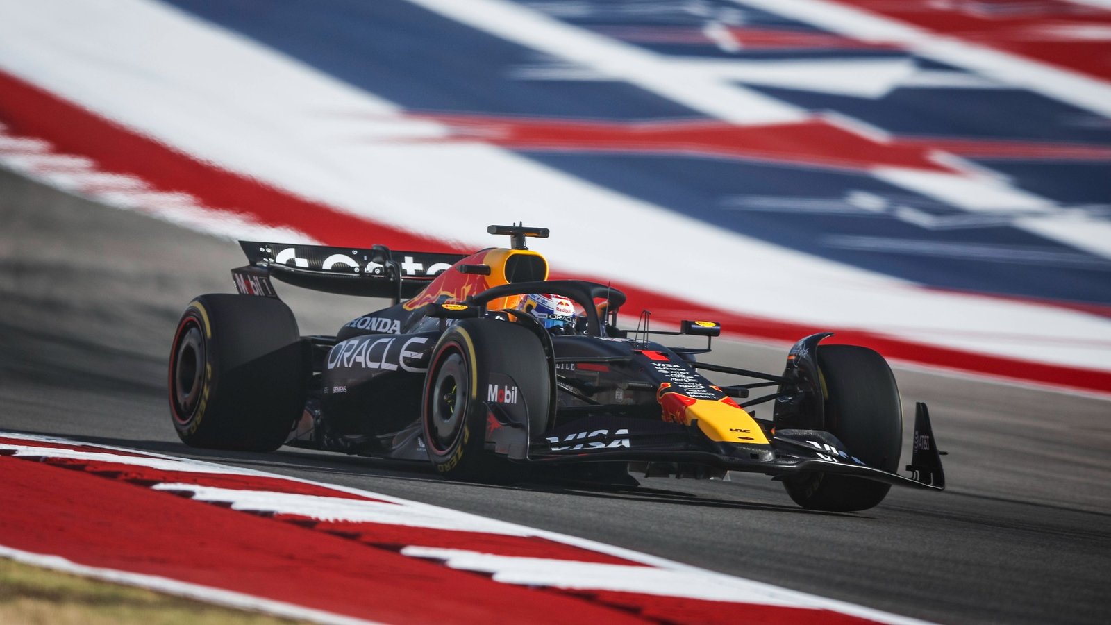 Max Verstappen in de RB21