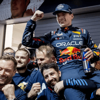 Max Verstappen viert zijn vierde wereldtitel