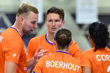 Overleg bij de korfballers