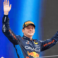 Max Verstappen viert zijn overwinning