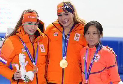 Jutta Leerdam en Femke Kok op het podium