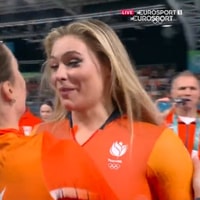 Jutta Leerdam en Femke Kok blikken terug op omhelzing