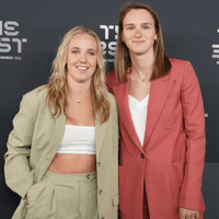 Vivianne Miedema heeft een relatie met Beth Mead