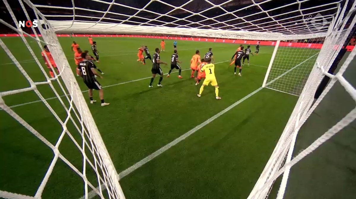Het afgekeurde doelpunt van Virgil van Dijk tijdens Nederland - Duitsland
