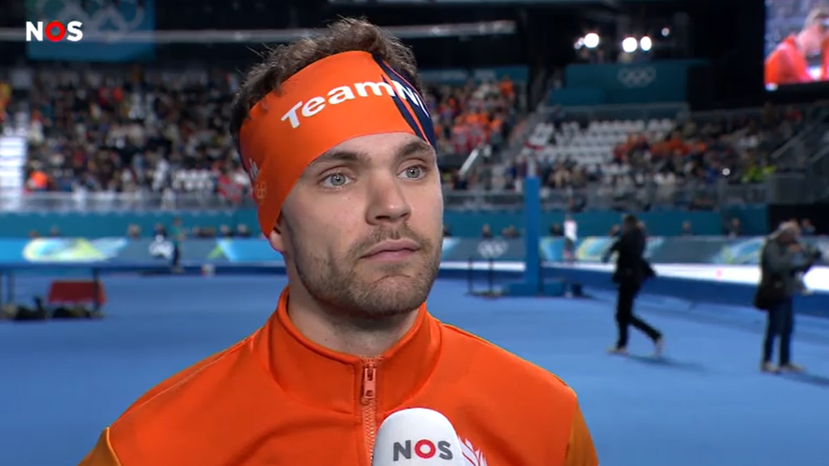 Chris Huizinga voor de camera van de NOS