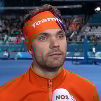 Chris Huizinga voor de camera van de NOS