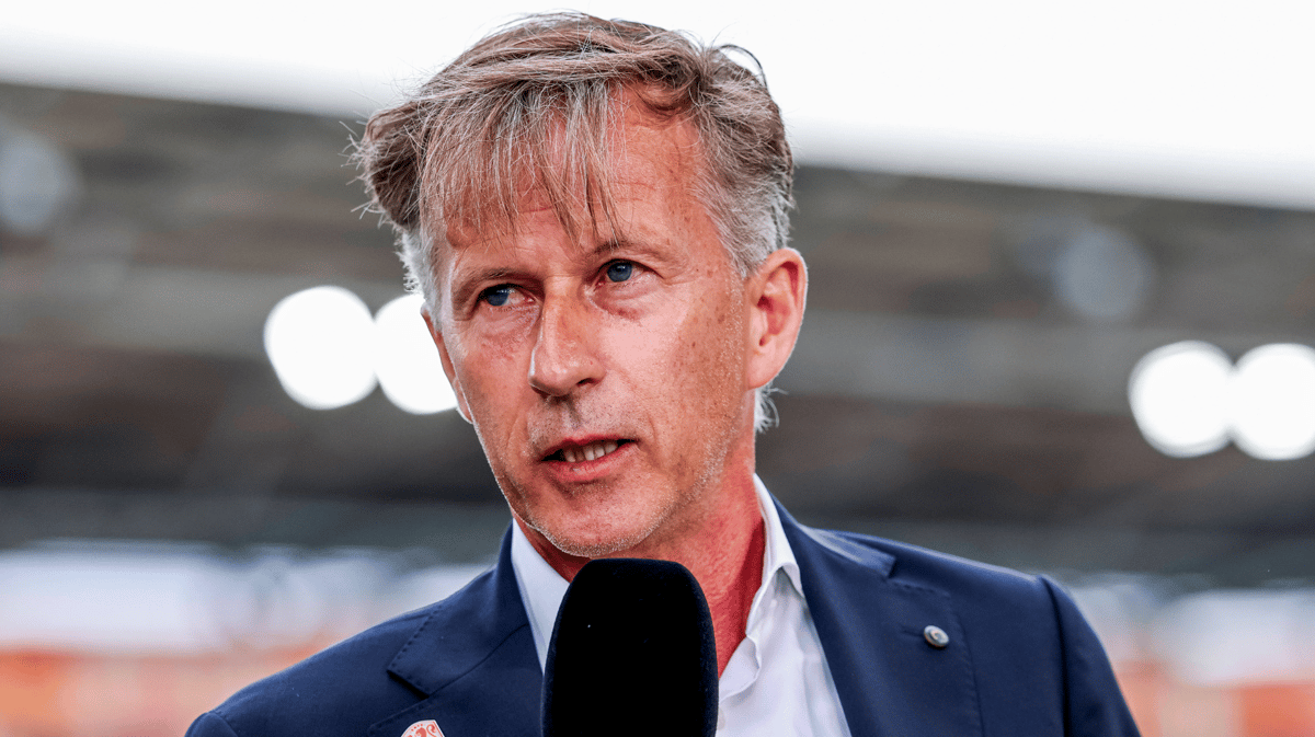 Andries Jonker, bondscoach van de Oranje Leeuwinnen