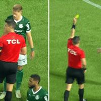  Memphis Depay krijgt een gele kaart