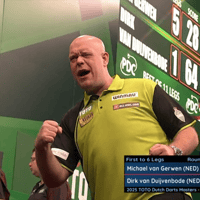 Michael van Gerwen wint overtuigend van Dirk van Duijvenbode