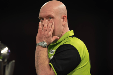 Michael van Gerwen pijnlijk onderuit in de WK-finale