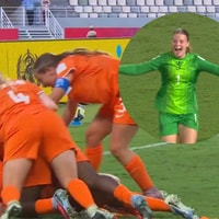 Oranje O17 viert het bereiken van de halve finales