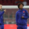 Matthijs de Ligt (links) en Joshua Zirkzee bij het Nederlands elftal