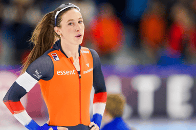 Suzanne Schulting greep brons tijdens het EK Sprint