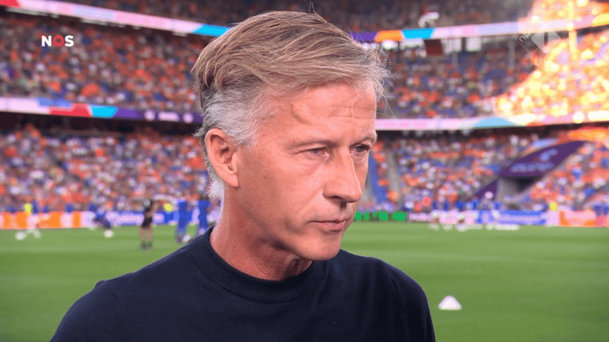 Andries Jonker voor de camera van de NOS