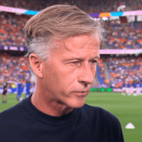 Andries Jonker voor de camera van de NOS